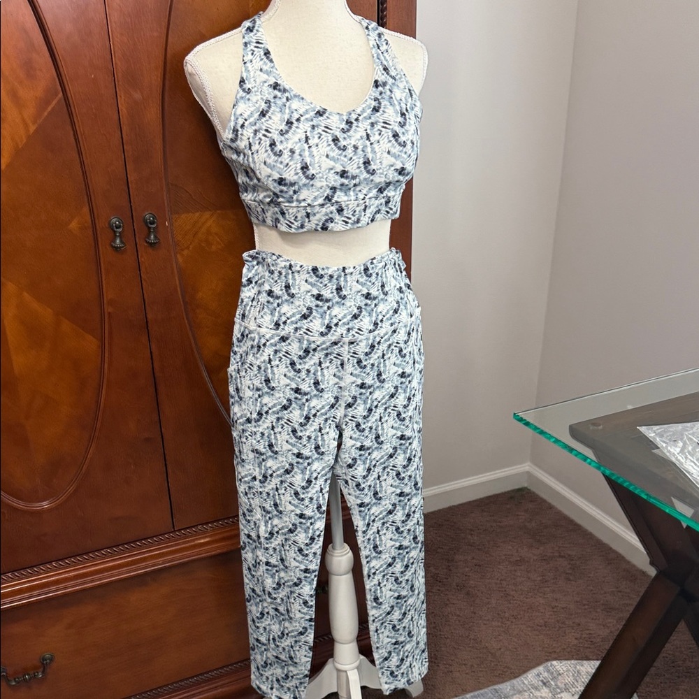 Stylish Women's Printed Two-Piece Set
